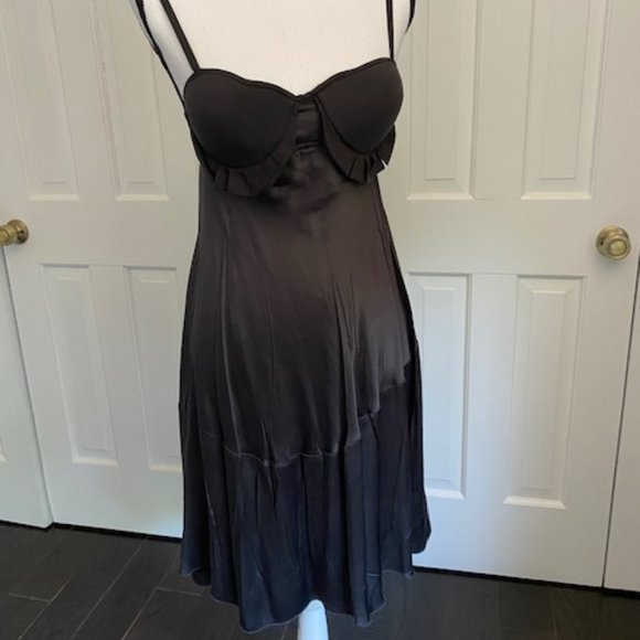 V-Bra Neck Spaghetti Strap Dress